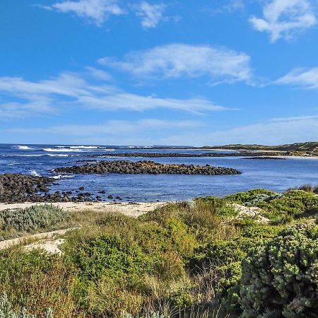 Hearns Beachside Villa 1 Port Fairy Exterior photo