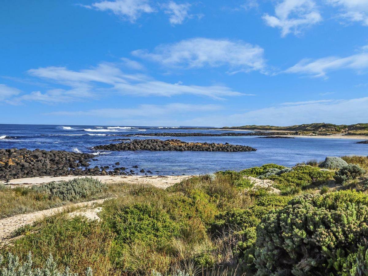 Hearns Beachside Villa 1 Port Fairy Exterior photo