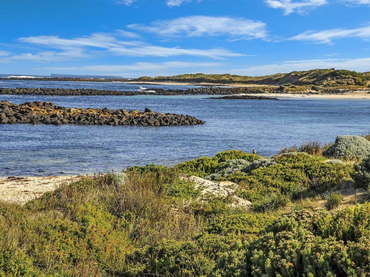 Hearns Beachside Villa 1 Port Fairy Exterior photo